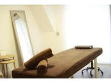 ハリファ鍼灸院 横浜関内院(HariFa鍼灸院)/お部屋へご案内