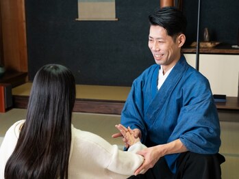 桑谷整体の写真/「休める身体」へ導く専門知識。骨盤と背骨を整え、緊張を解放。深い呼吸と良質な休息を取り戻す。