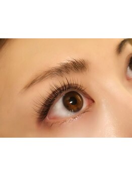 ナチュラル上品な目元にしたい