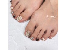 エイチアンド(h and)の雰囲気(フットネイル、シンプルからデザイン楽しめます♪)