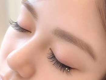 アースコアフュールボーテ 成田店(EARTH coiffure beaute)の写真/自まつげ派さんも◎人気の【次世代ラッシュリフト】であなたの理想のお目元に！モチの良さも魅力♪