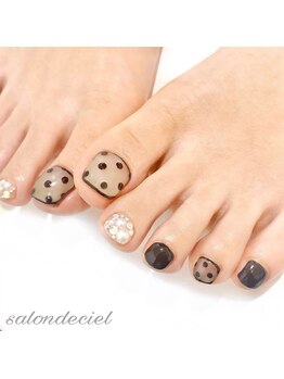 ガーリードットネイル