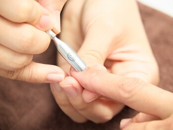 ビビィ(vivie)/甘皮ケアでお爪をはっきり美しく