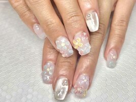 ひんやり夏の押し花ネイル