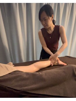 エセンシア(esencia)の写真/首・肩のこりや脚のむくみに◇約60種の精油からあなただけの香りをブレンド＊心身の巡りを整えます◎
