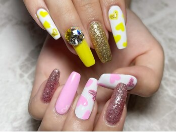 レディグリッター(Lady glitter)/アシメカラーハートネイル