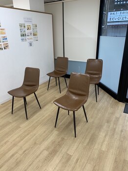 くまのみ整骨院 蕨川口芝院/待合室