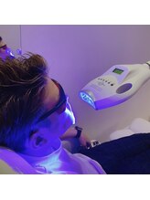 ハチ シンス 2023-(hachi-since 2023-)/セルフホワイトニング(施術風景)