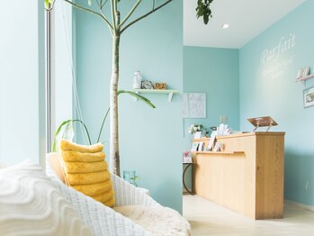 パルフェ(Parfait Eyelash Nail Salon)の写真/《ベビーカーの乗り入れOK♪》動画のご用意あり/飲食OK/ママさんのお腹で抱っこしながらの施術OK◎