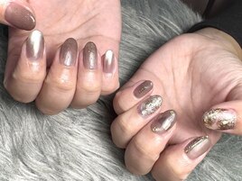 グレージュ　ゴールド