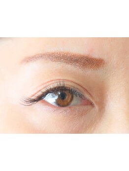 ナチュラル上品な目元にしたい