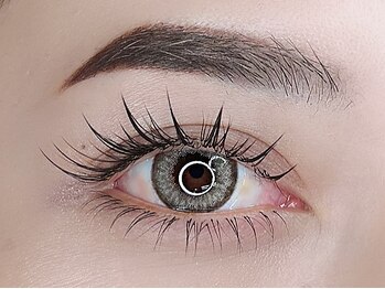 ゴールデンアイ 谷山店(Golden eye)の写真/【束感マツエクには絶対コレ！】最先端ブラックグルー新登場★自社特殊技術＋LEDグルーで驚きの高持続！