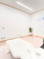 整体院 整心 白を基調とした清潔感のある院内です♪男女問わず歓迎!