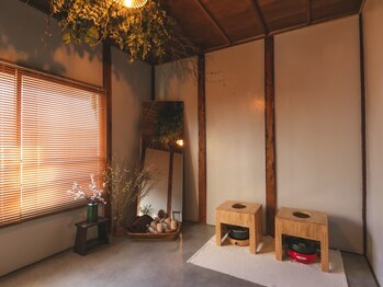 オウパル(OPAL)の写真/【冷え改善＆代謝UPに◎】当店だけの特別なブレンドよもぎ蒸しで、芯から温まる癒し体験を。ペア施術もOK！