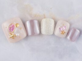 上品キレイめフットネイル