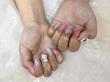 ヒラソルネイル(Girasol nail)/日焼けキティーちゃん載せ