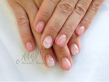 ネイルサロン ビューティーマジック 川口店/ シンプルグラデネイル