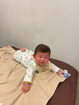 子育てママの整体サロン/施術中のお子様の様子