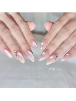 リッシュ トロワ(RICHE trois)/水光マグネットネイル