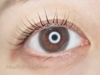 ハーリッチ ネイルアンドアイ(HeaRich)の写真/〔関目駅から徒歩3分◇21時まで営業〕ナチュラル可愛い目元にしたい方必見☆モチの良さとボリューム感が◎