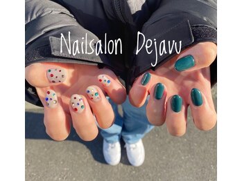 デジャヴ(Dejavu)/2倍楽しめるちぐはぐネイル