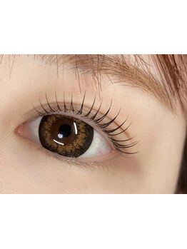 ナチュラル上品な目元にしたい