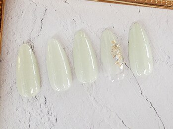 ノワールネイル 関内駅前(NOIRNAIL)の写真/人と被らないオリジナルデザインで指先に遊びゴコロをプラス♪手元が綺麗に見える色や長さも相談可能☆