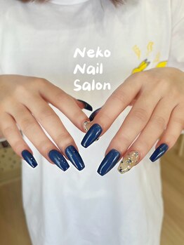ネコ(Neko)/紺ネイル 持ち込み 長さだし