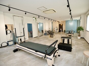 Nピラティス 横浜店/広々空間のスタジオ内!