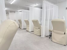 Makea福岡天神店【上下まつげパーマ/LEDマツエク/眉毛サロン】【2/28NEW OPEN(予定)】の雰囲気(【開放感ある店内】)