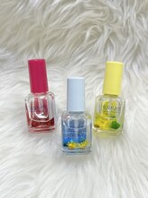 かわいいネイルの最後は、ふわっといい香りのオイルで気分までUP☆