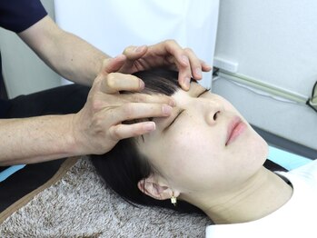 かとう整骨院の写真/《全身＋小顔矯正＋ヘッド7880円/小顔矯正＋ヘッド3980円》顔のむくみたるみ・歪みを整えスッキリ小顔へ！