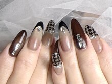 リュールネイル(lueur nail)の雰囲気（爪が長い方も清潔感ある美しい手元に![写真:モードロングネイル]）