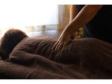 リラクゼーションサロン ウダ(u.d.a)の雰囲気(《男性の辛い首・肩のコリも強めの手技でもみほぐします!》)