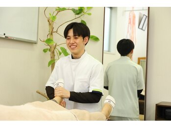 かなもり整骨院の写真/肩こり施術を得意とする国家資格者が担当。変化を確認しながら丁寧に施術