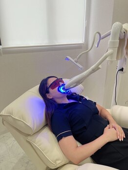 ホワイトニングショップ 船橋店/(6)LEDライトの照射