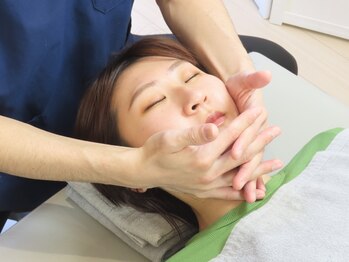 経堂鍼灸整体院の写真/エラ張り＝骨格じゃないかも？リフトアップ成分配合のジェルを使用し徹底アプローチ!しわ,たるみの改善に◎