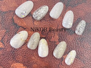 ニコルビューティー 高槻 南平台店(NiKOR beauty)/シンプルアート／5,000円～