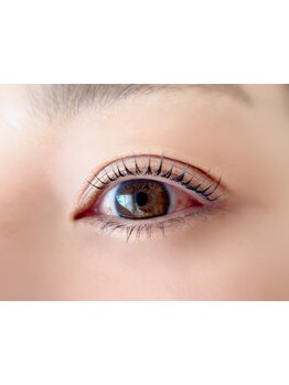 ナチュラル上品な目元にしたい