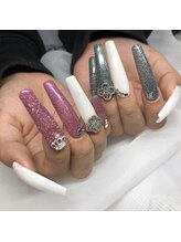 デフィ(defi)/お客様とりんちゃむが笑いながら