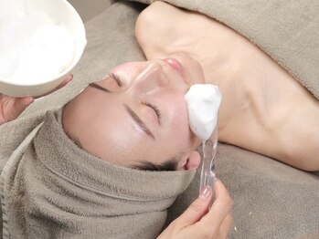 アルル(ARuru)の写真/数々のお肌改善受賞歴あり☆当店自慢の技術と知識でノーファンデーションへと導きます。