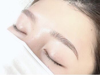 ネプチューン ネイルアンドアイラッシュ 二子玉川店(NEPTUNE)の写真/【初回限定★眉毛ワックス¥4980】1人1人の骨格に合わせた美眉をご提案☆選べるデザインで理想を叶えます♪