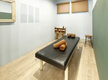 ファンクショナルマッサージ治療室 茅ヶ崎院の雰囲気(完全個室、暗くなります◎落ち着いたBGMでゆったりリラックス♪)