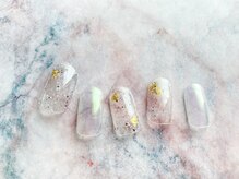 ミーム(meme)/和風テイストの上品な箔ネイル