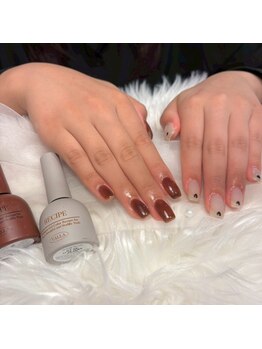 リッカヴァラ(Lycka VALLA)/ちぐはぐネイル/こっくりカラー