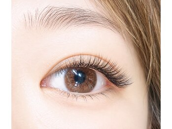 ラソス(Lazos)の写真/【ボリュームラッシュで一回り大きいお目元を再現★】期間限定・学割・新規向けなど多数クーポンご用意中◎
