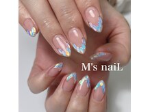 エムズネイル(M's naiL)の雰囲気（リーフホロとスタッズを使ったお客様ネイル！）