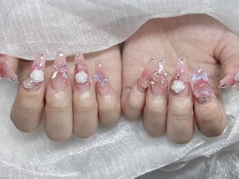 ジュリネイルスタジオ(Julli Nail Studio)/バラ、キラキラ、つけ放題