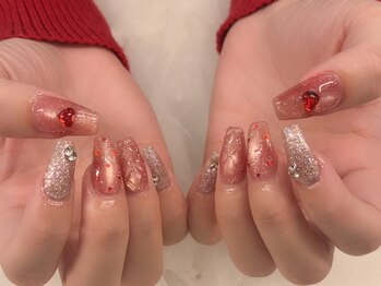 ワイプラス(Y + plus)の写真/可愛いを詰めこんで気分も上がる指先に☆