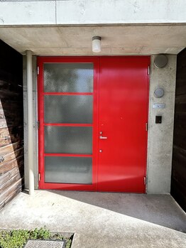 サロン ベベ(Salon Bebe)/サロン扉です